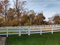 <b>3 board white vinyl ranch rail with mesh</b>